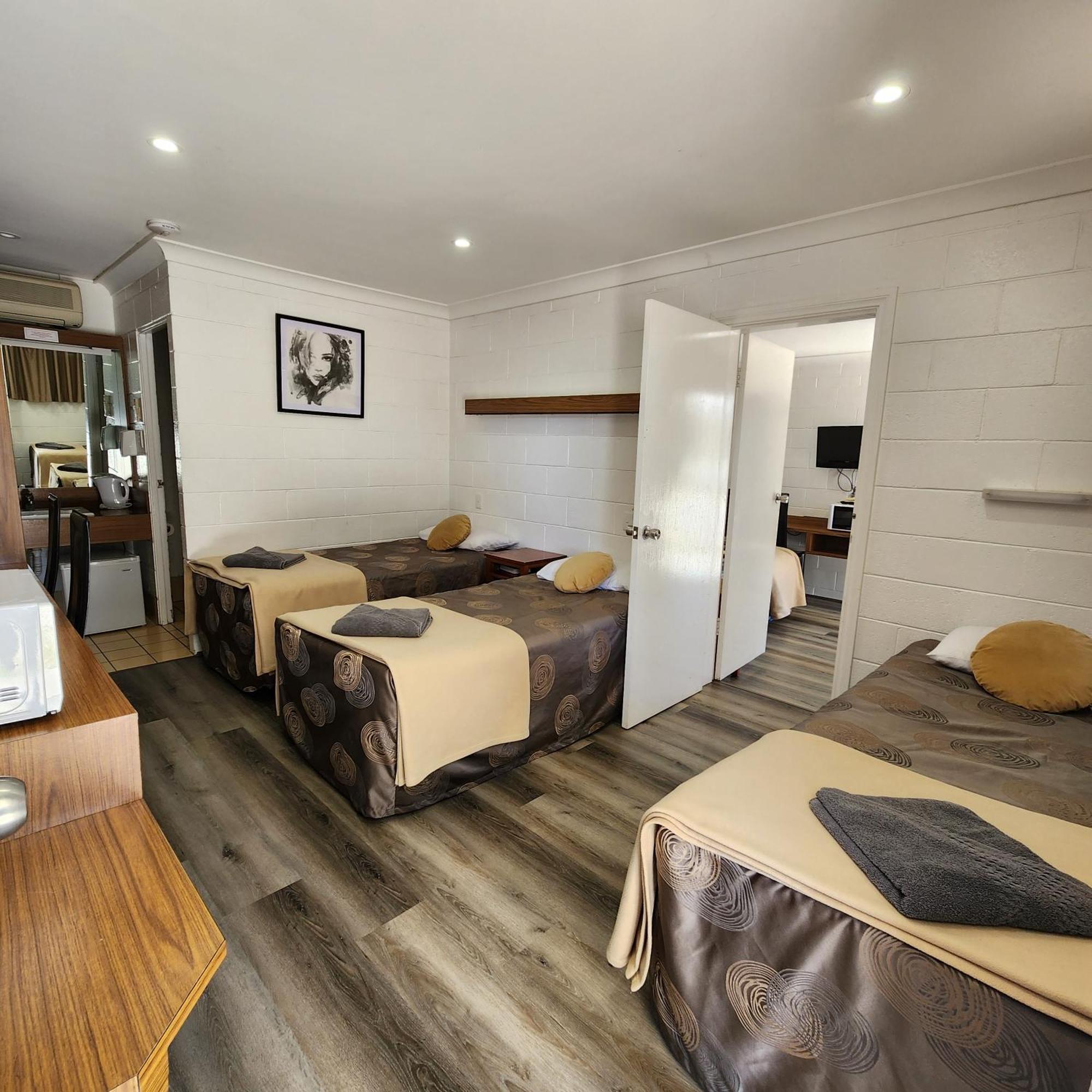 Byer Fountain Motor Inn Голбрук Екстер'єр фото